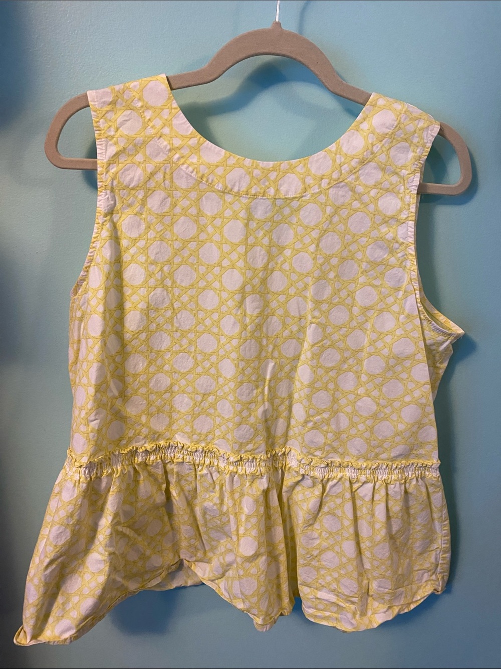 Ann Taylor Sleeveless Yellow and White Peplum Top - STURDY, STRETCHY! Size large
